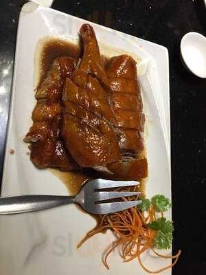 Lucky Rainbow Shark's Fin & Seafood Restaurant