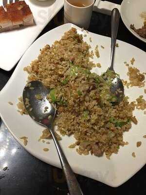 Lucky Rainbow Shark's Fin & Seafood Restaurant