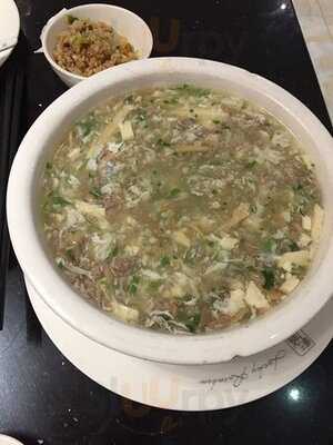 Lucky Rainbow Shark's Fin & Seafood Restaurant