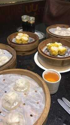 Lucky Rainbow Shark's Fin & Seafood Restaurant