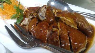 Lucky Rainbow Shark's Fin & Seafood Restaurant