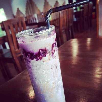 Raduno Cafe And Resto