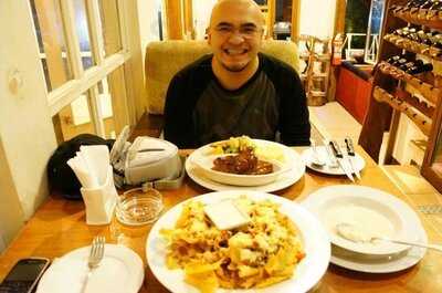 Cafe Will Bar & Restaurant