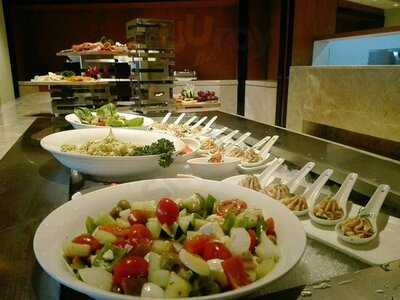 Lamisaan Dining & Bar