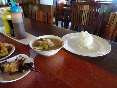 Jencas B4 Laiya Lomi N Food House