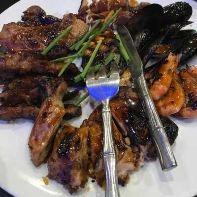 Mesa Filipino Moderne