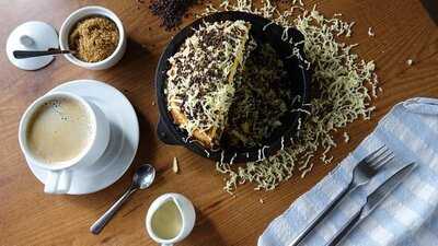 Halfmoon Cafe By Mines View Park Hotel