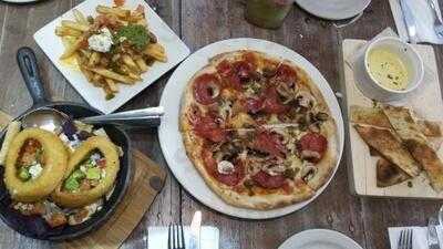 California Pizza Kitchen