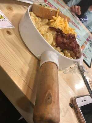 Crossroad Puzzle: Interactive Lounge