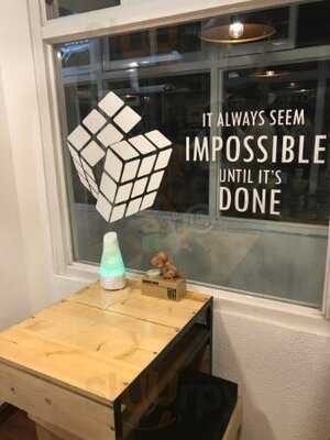 Crossroad Puzzle: Interactive Lounge