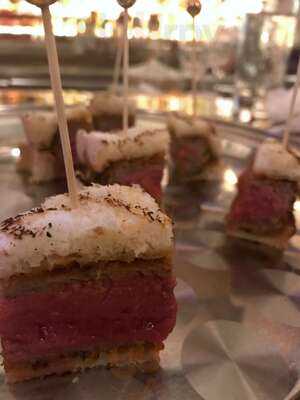 Wolfgang's Steakhouse By Wolfgang Zwiener