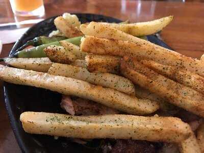 Pasha Restaurant & Shisha Lounge