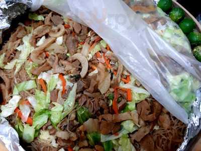 Lola Idang's Pancit Malabon