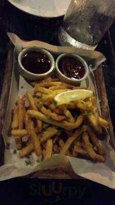 Tides Grill And Bistro