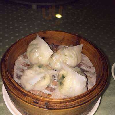 Lucky Rainbow Seafood Restaurant