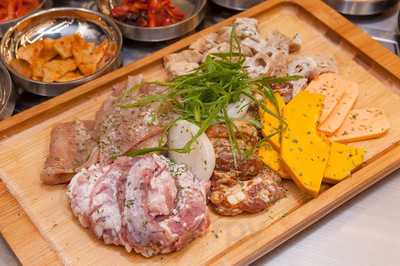 Premier The Samgyupsal