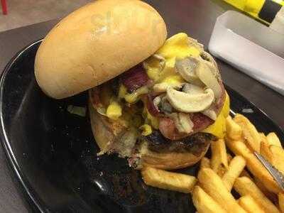 Zark's Burger Katipunan