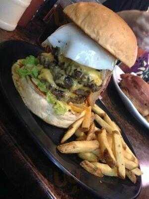 Zark's Burger Katipunan