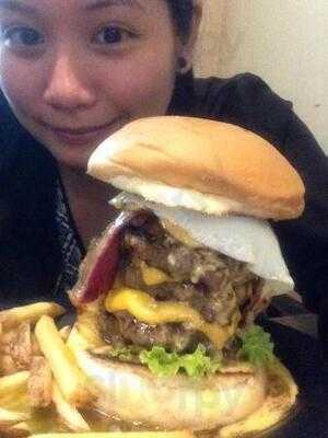 Zark's Burger Katipunan