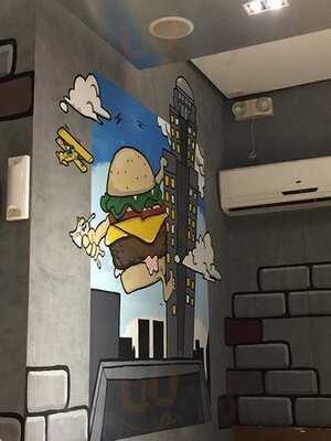 Charlie's Grind And Grill