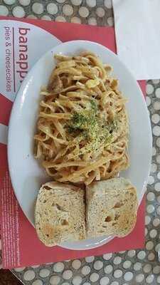 Banapple Pies &cheesecakes