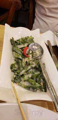 Mesa Filipino Moderne