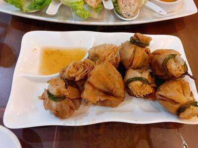 Mesa Filipino Moderne