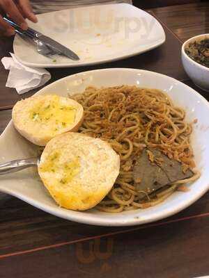 Mesa Filipino Moderne