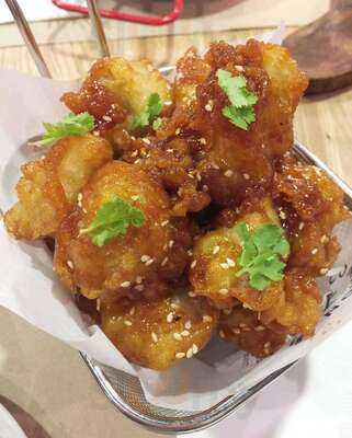 Common Table Salcedo