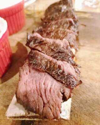 Common Table Salcedo