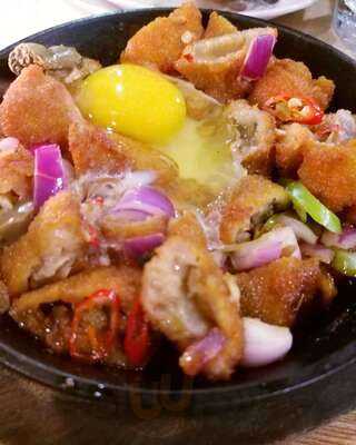 Common Table Salcedo