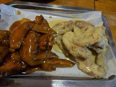 Mando's Wing Shack