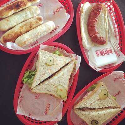 Earle's Delicatessan