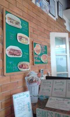 Starr' Famous Shake, Katipunan