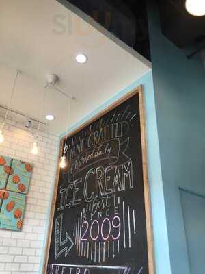 Starr' Famous Shake, Katipunan