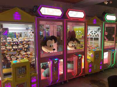 Pro Station Claw Machine Cafe