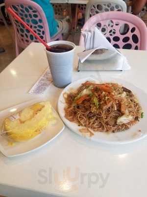 Mae San Cakes & Pastries