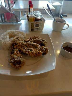 Mae San Cakes & Pastries