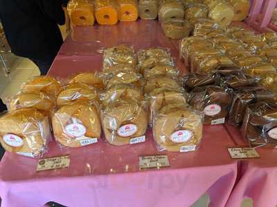 Mae San Cakes & Pastries