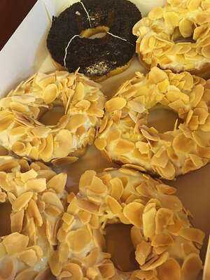 J.co Donuts & Coffee