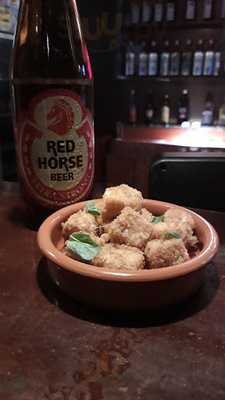 77 Bar And Restaurant