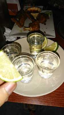 77 Bar And Restaurant