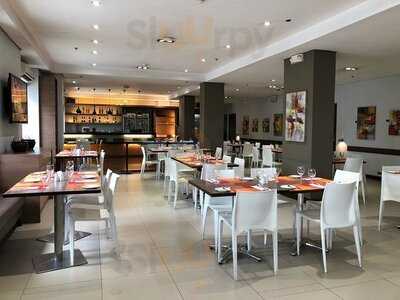 Millie's All-day Dining At Microtel Acropolis, Qc