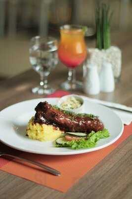 Millie's All-day Dining At Microtel Acropolis, Qc