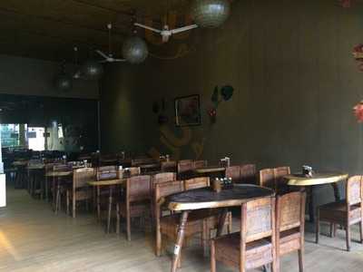 Jo's Chicken Inato Restaurant