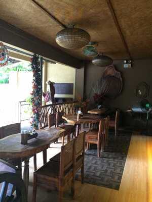 Jo's Chicken Inato Restaurant