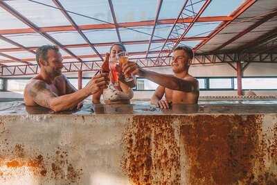 Mad Monkey Kitchen & Bar - Cebu City