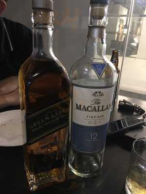 First 5 Sports Lounge & Cafe