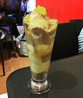 Etc Eat & Treats Cafe