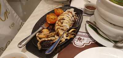 Qubiertos Grill & Restaurant